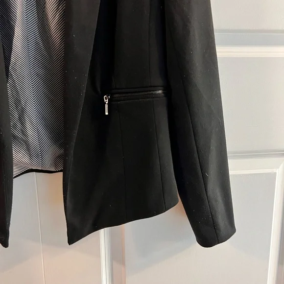 Blazer - Picture 3 of 3